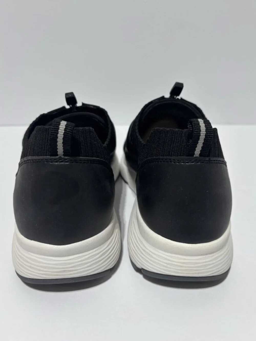 Easy Spirit Women’s Striver Black Slip-On Sneakers, Size 8 M